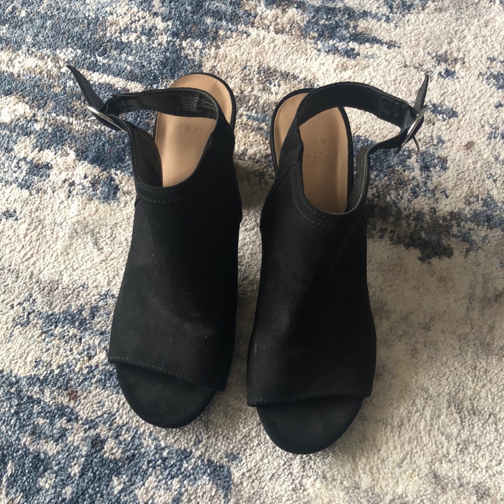 A New Day Black Heels Size 9